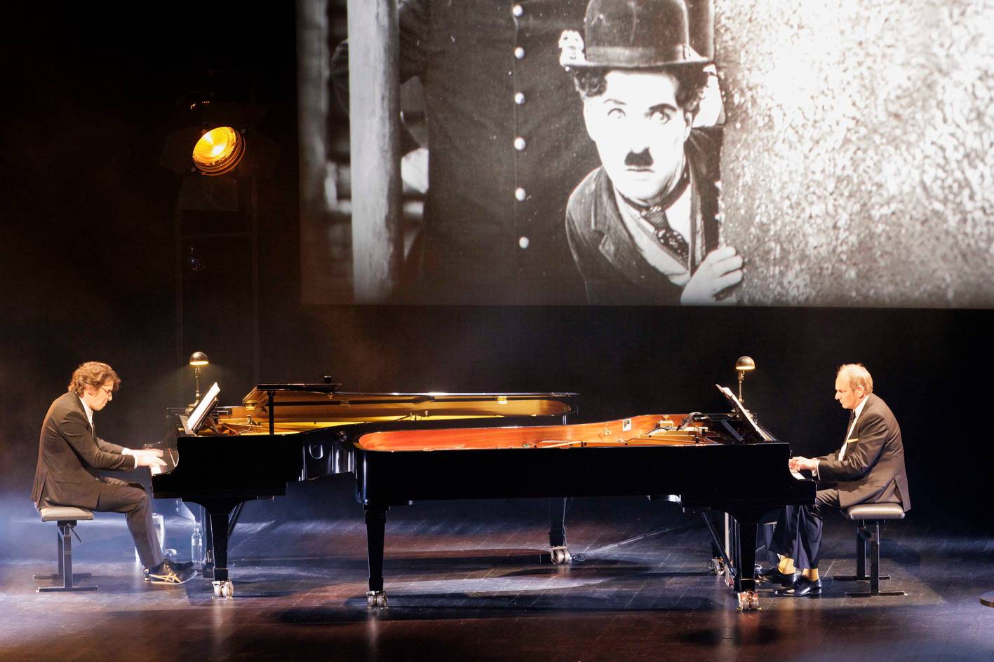 Синът на Чарли Чаплин с изненада към българската публика
